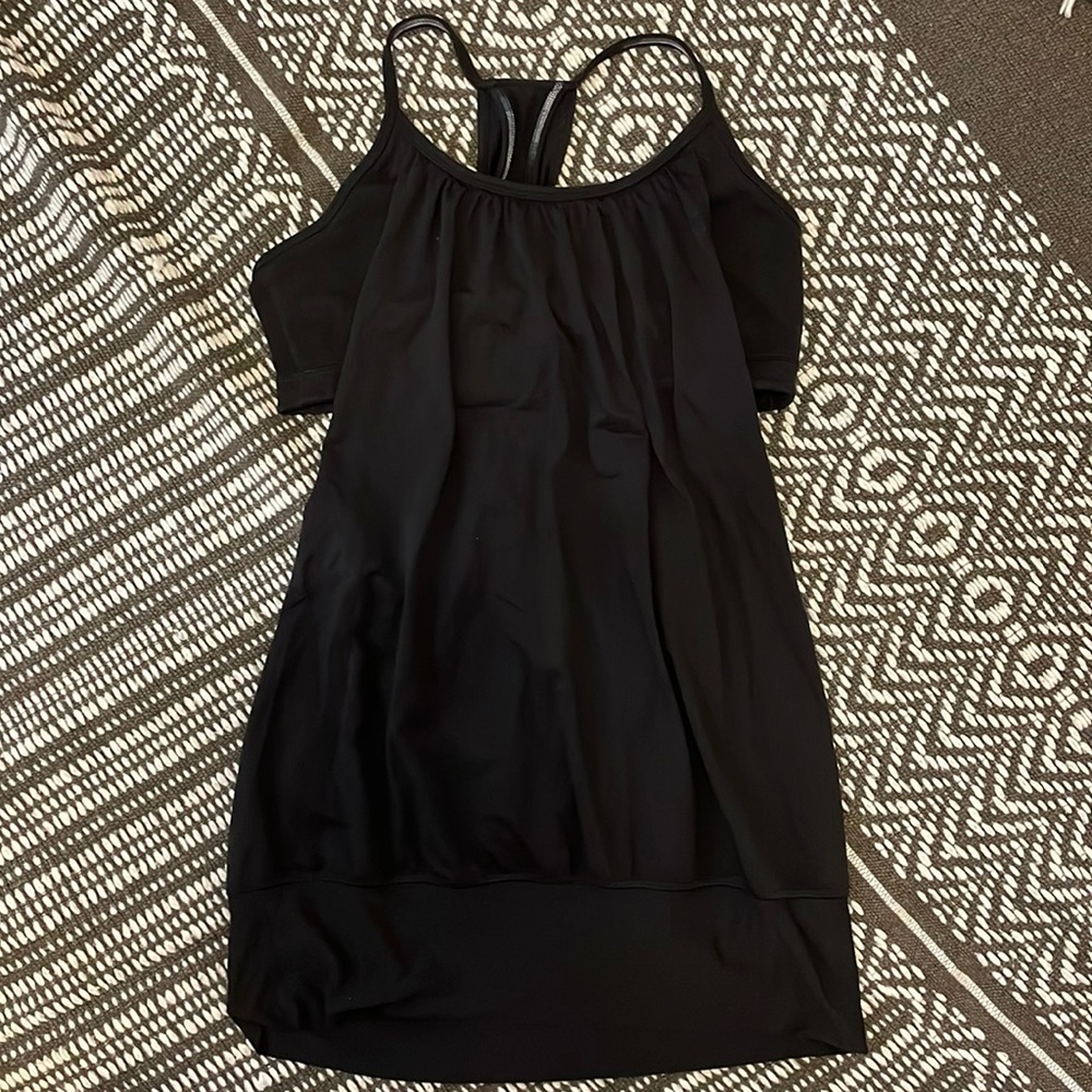 Black Lululemon racerback tank size 8 with built in bra